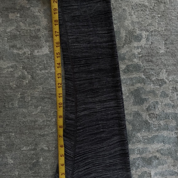 Lululemon Wunder Under Crop Bit Point Black ice grey  Sz 4 Cropped High Rise - Picture 9 of 10